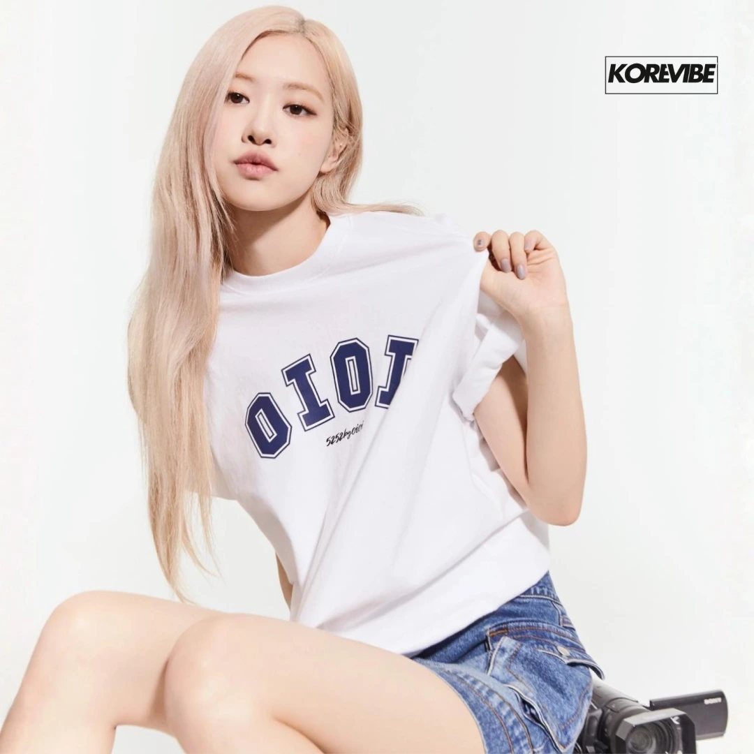 5252 BY O!Oi Graphic T-Shirt _ Rosé - BLACKPINK